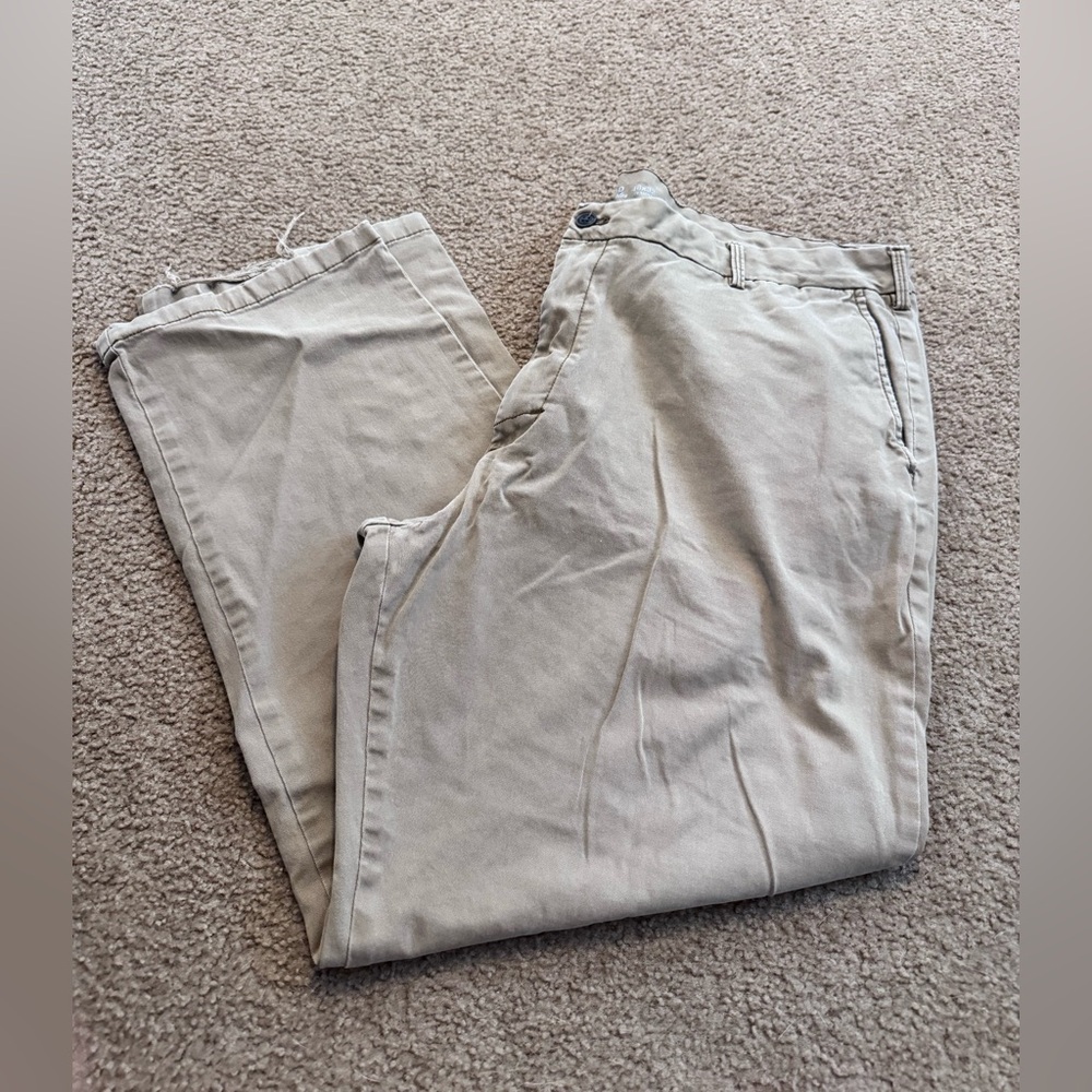 Izod Men's Classic Khaki Chinos